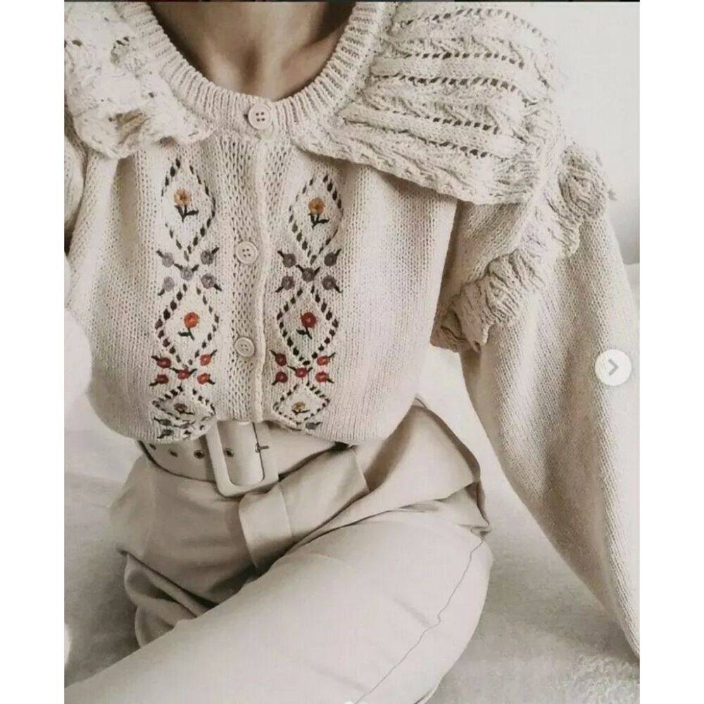Zara Floral Embroidered Knit Cardigan Ecru Size Medium